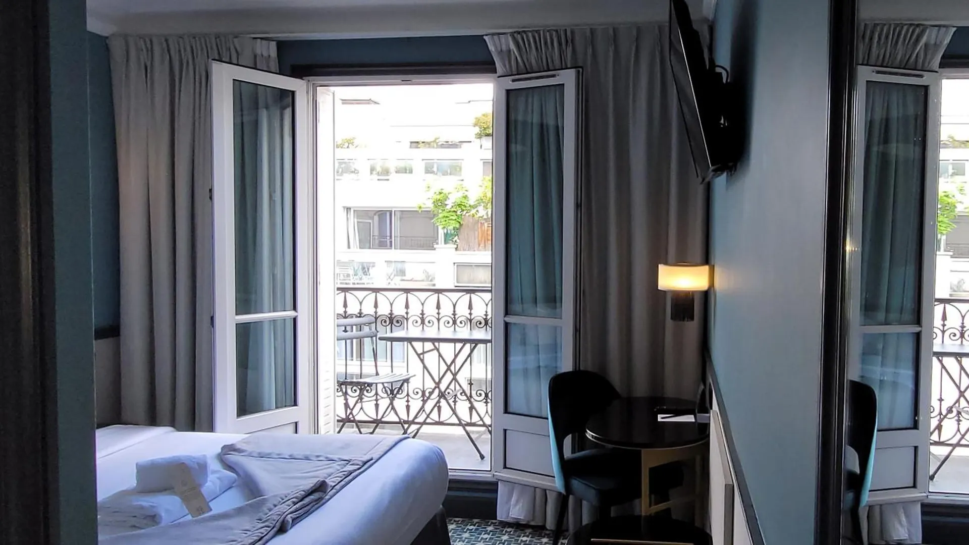 Lenox Montparnasse 3* Paříž